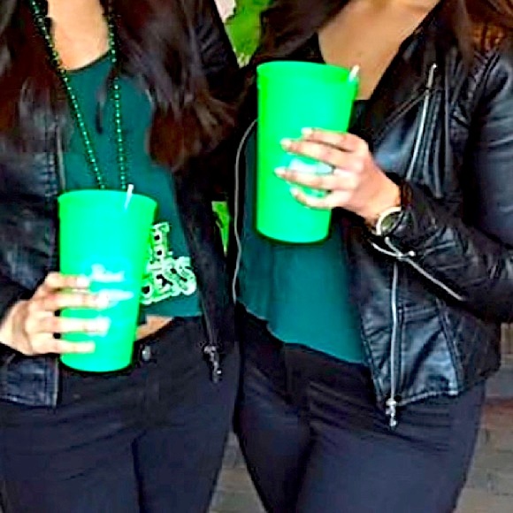 LIKENEW Aritzia pretty dark green tank w lace - Picture 4 of 7